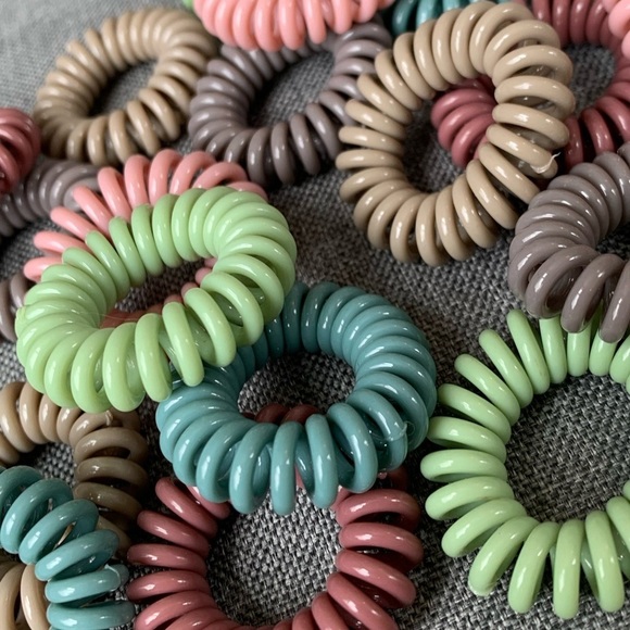 100pc Mixed Assortment Hair Ties & Scrunchies Pre-packed Bundles - Picture 15 of 16